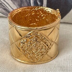 CHANEL⭐️RaRe⭐️Vintage Quilted Byzantine Cuff Bracelet, 1980s⭐️w/box & COA⭐️